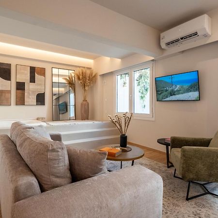 אתונה Derouse Eva Suite Jacuzzi & Sauna מראה חיצוני תמונה