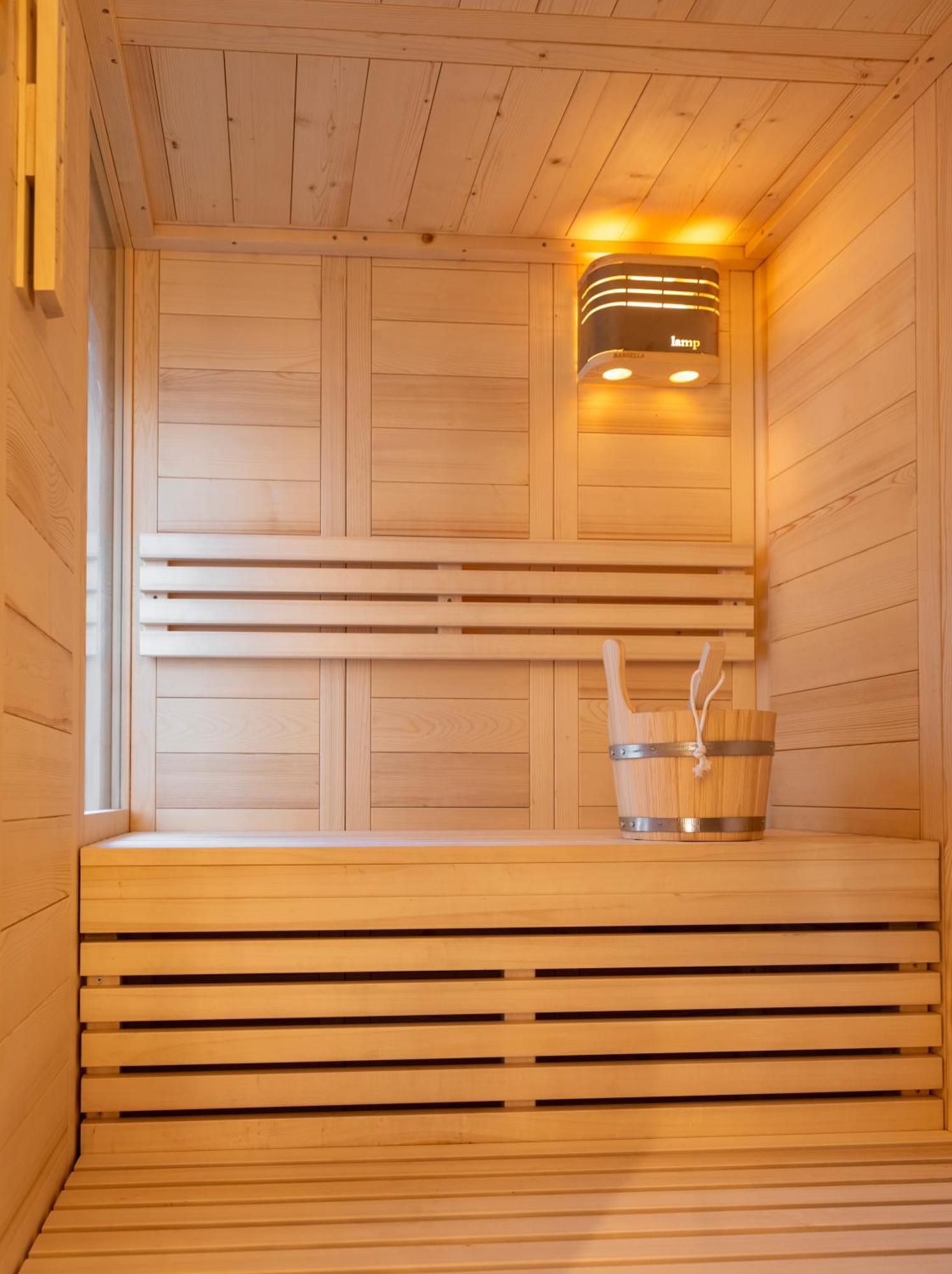 אתונה Derouse Eva Suite Jacuzzi & Sauna מראה חיצוני תמונה